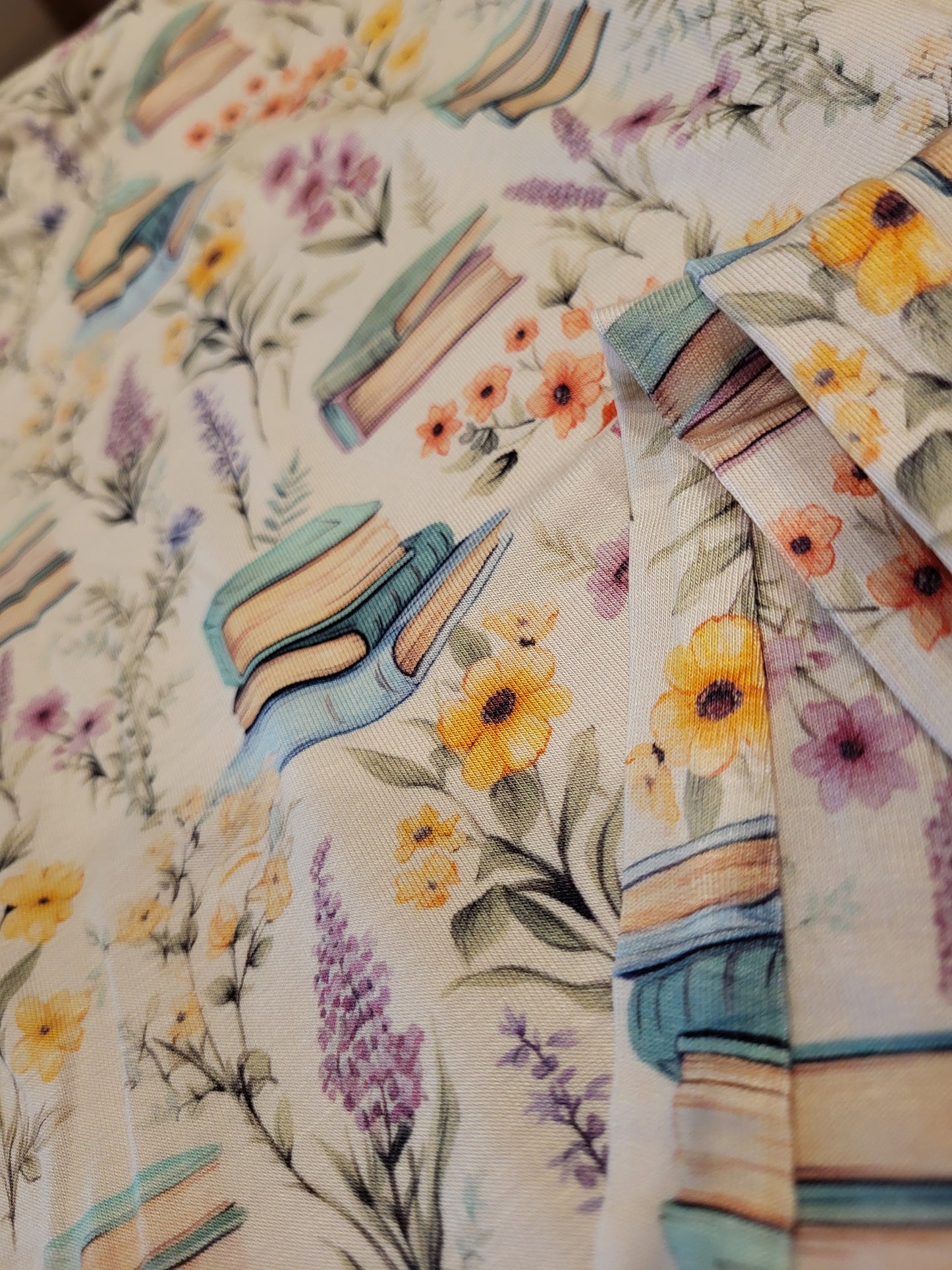 Little Snuggles Books and Bouquets Women's Joggers